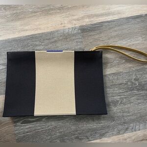 Rothy’s The Wristlet